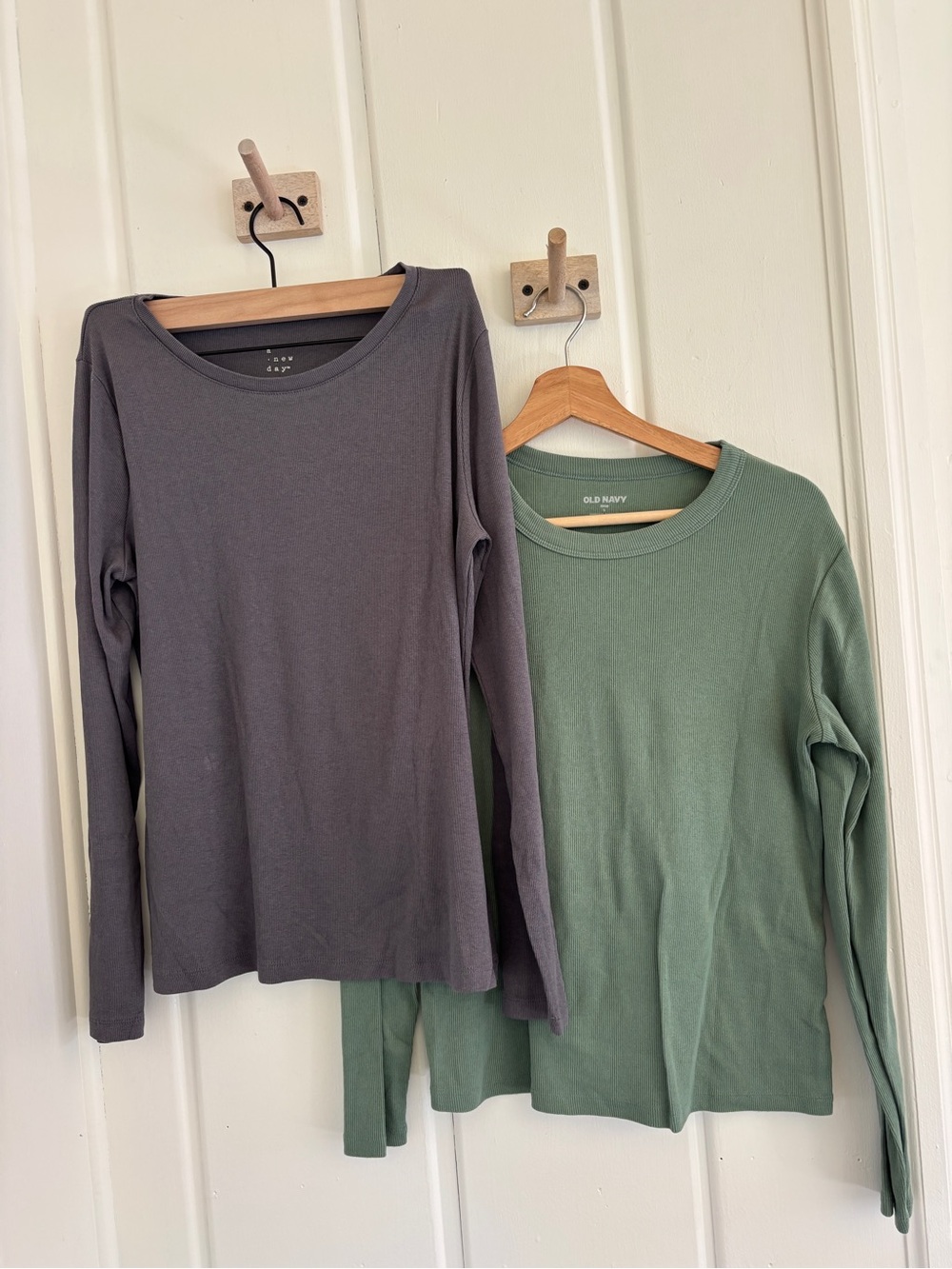 Ribbed Long-Sleeve Crew Neck Tops - Sage Green & Gray Set